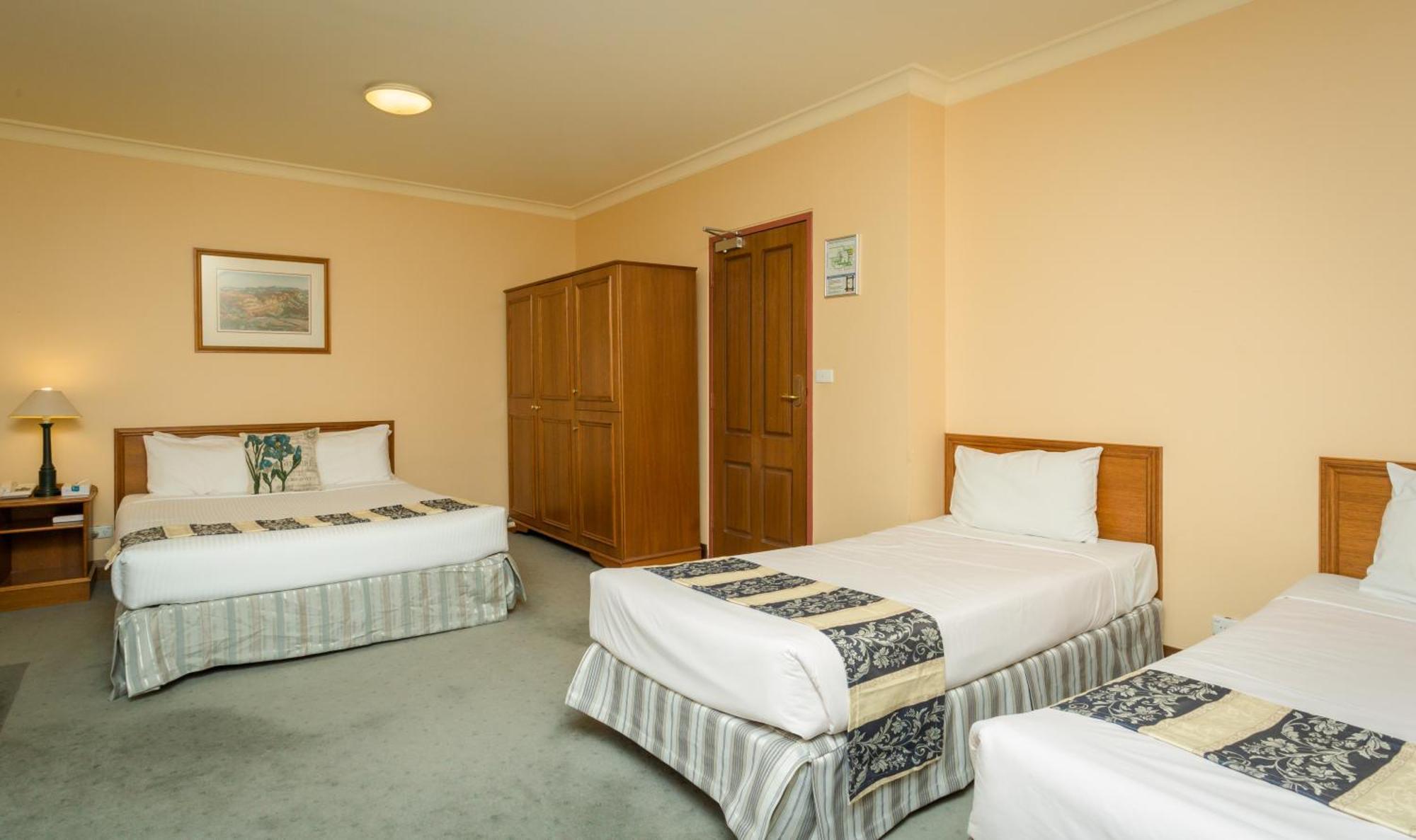 Deluxe Family Room